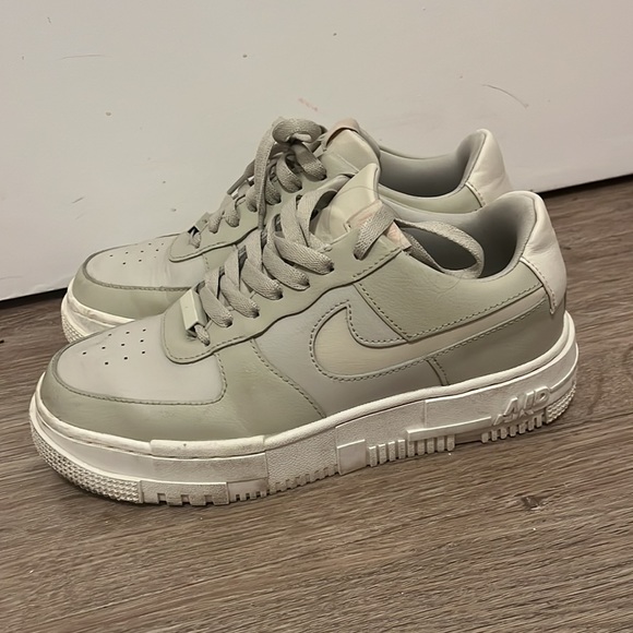 Nike Air Force 1 Pixel sneakers in light stone/light bone - Picture 2 of 5